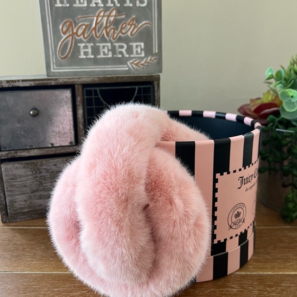 New Juicy Couture Light Pink Earmuffs Fluffy Faux Fur Winter Warm Cute - Picture 4 of 5